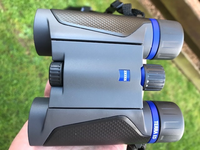 Product Review: Zeiss Terra ED 8 x 25 Pocket Binocular. | Neil